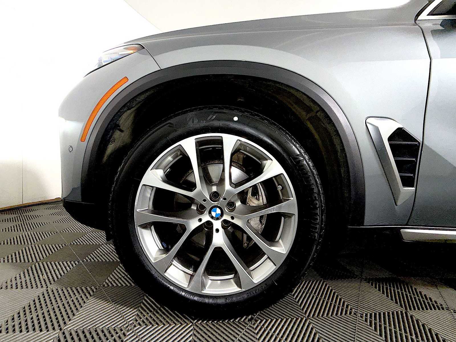 Certified 2024 BMW X5 xDrive40i w/ Premium Package image 8