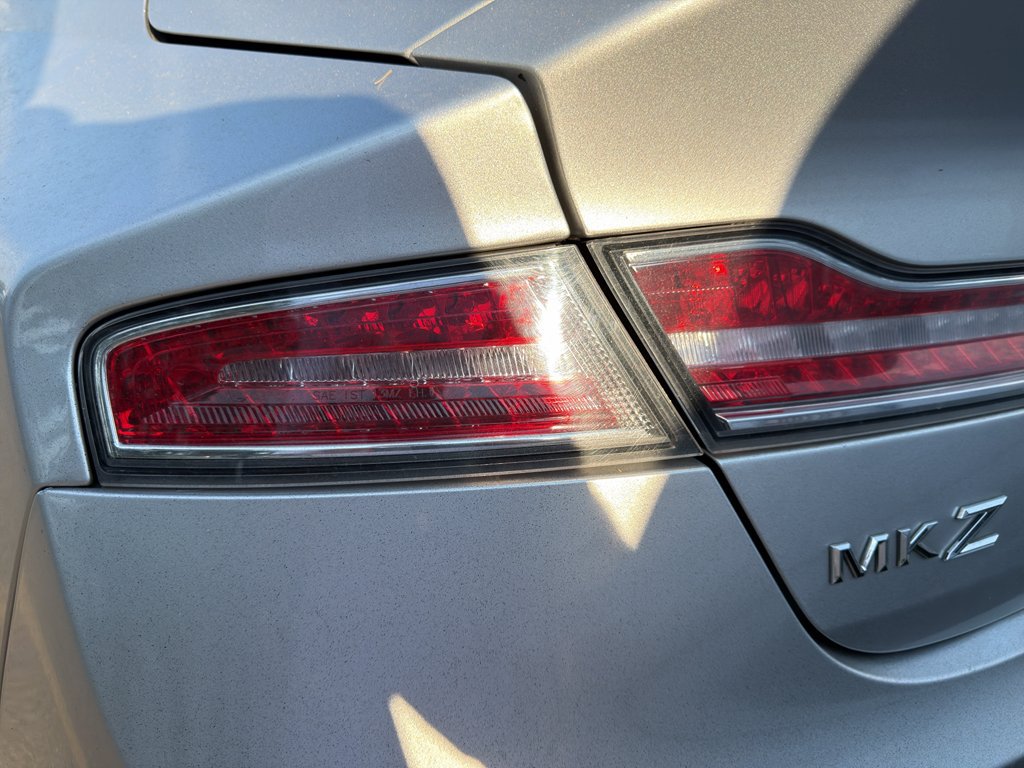 Used 2013 Lincoln MKZ FWD image 11