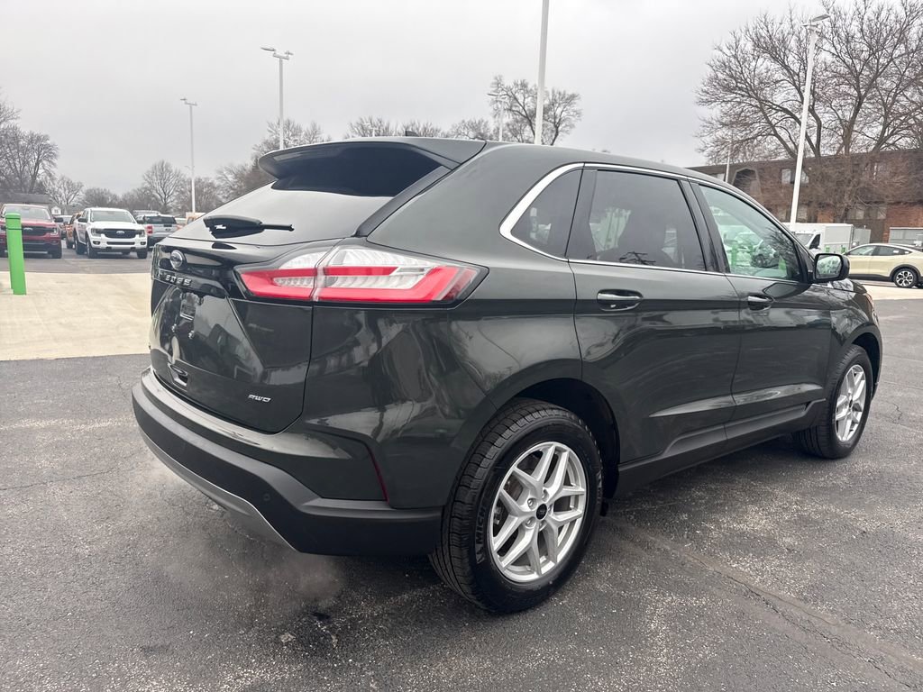 Used 2024 Ford Edge SEL w/ Convenience Package image 7