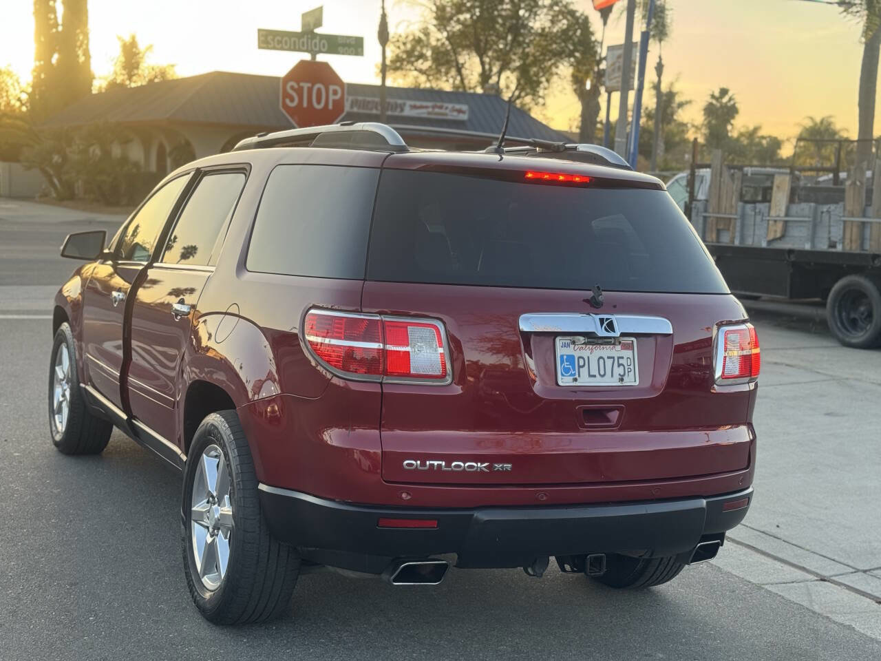 Used 2008 Saturn Outlook XR w/ Luxury Package image 5