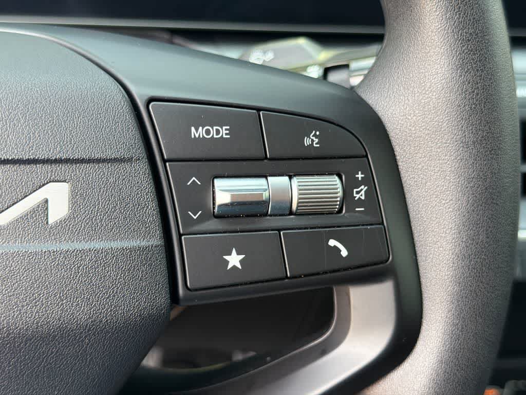 Used 2025 Kia K4 FWD image 28