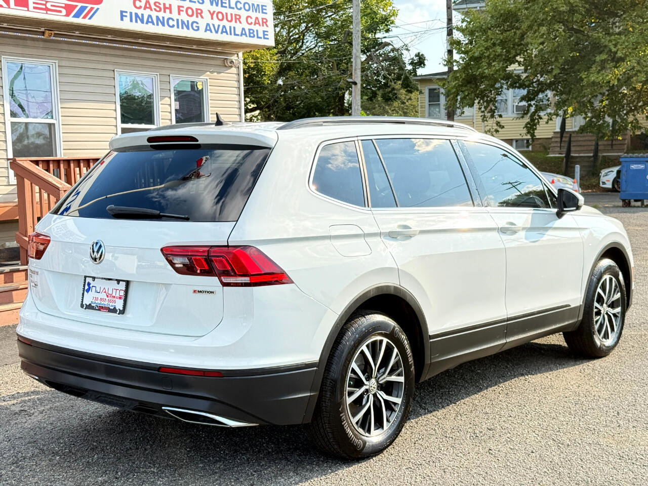 Used 2019 Volkswagen Tiguan SE w/ Panoramic Sunroof Package image 4