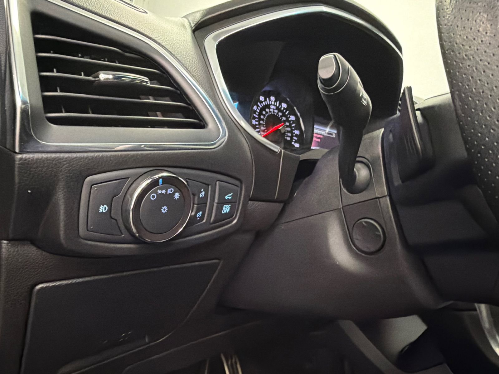 Used 2019 Ford Edge ST w/ Equipment Group 401A AWD/4WD image 31