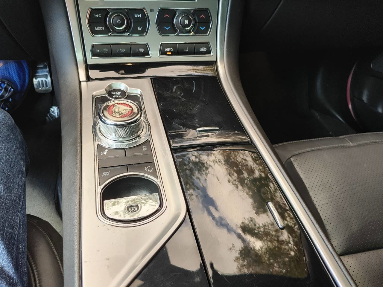Used 2014 Jaguar XF 3.0 RWD image 60