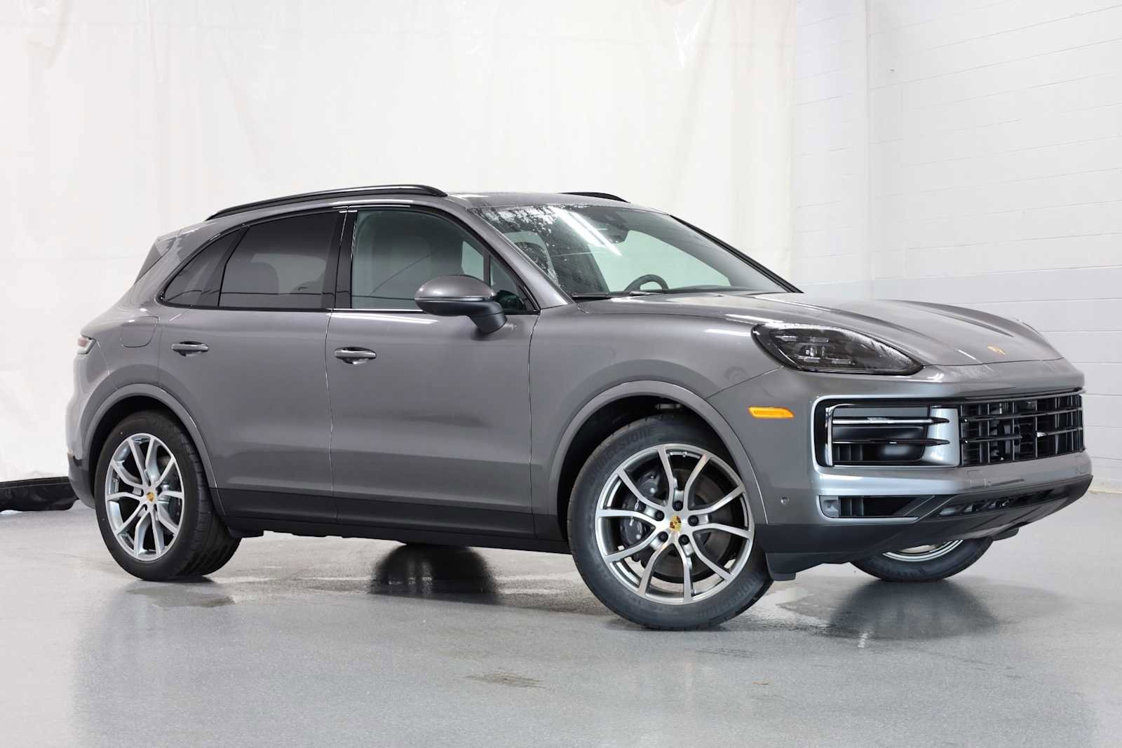 Certified 2024 Porsche Cayenne image 9