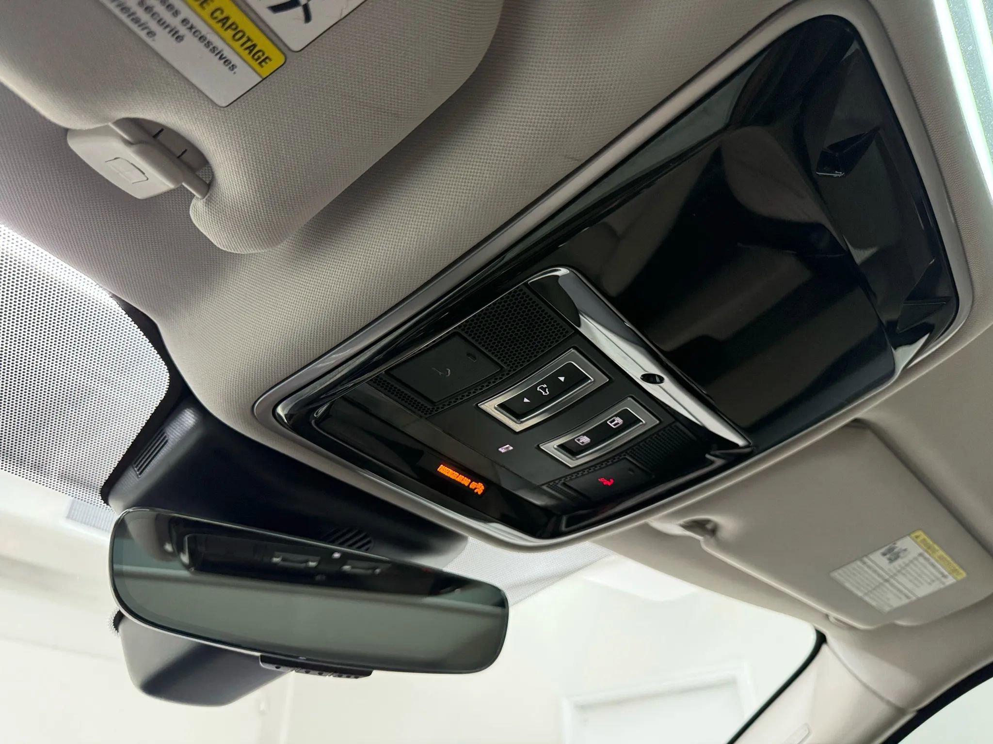 Used 2020 Land Rover Range Rover Velar S image 27