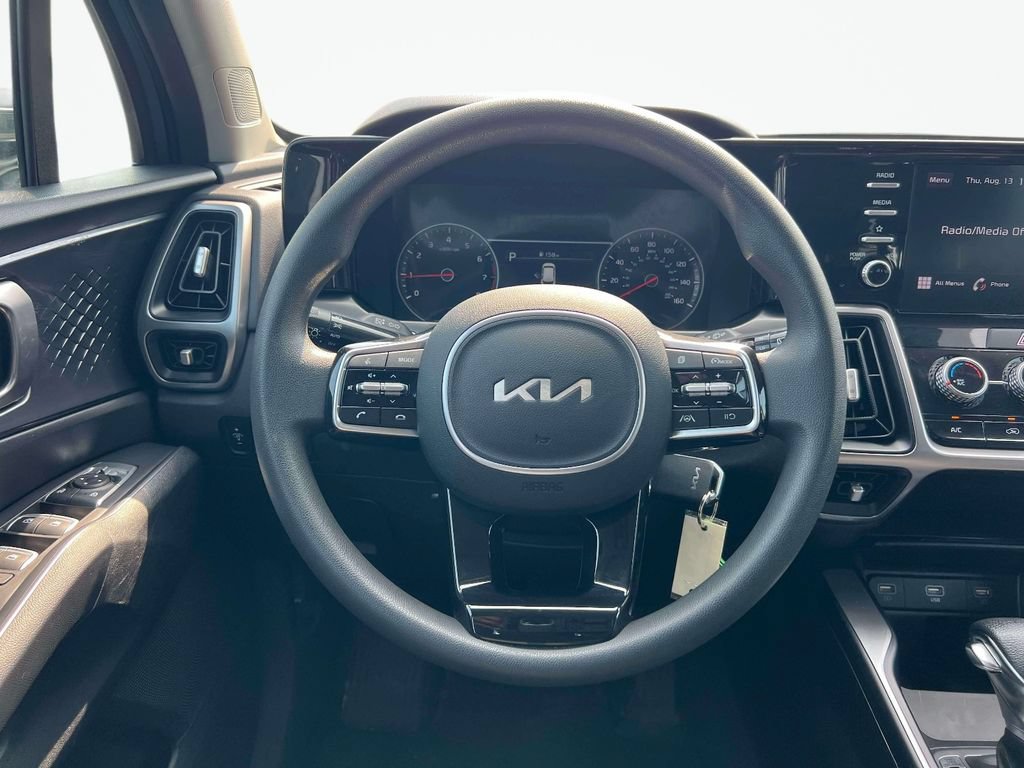 Used 2023 Kia Sorento LX AWD/4WD image 14