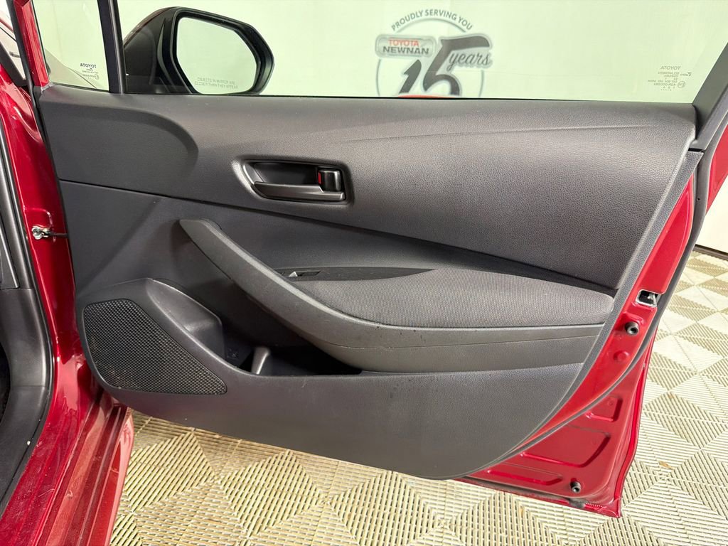 Used 2022 Toyota Corolla LE FWD image 14