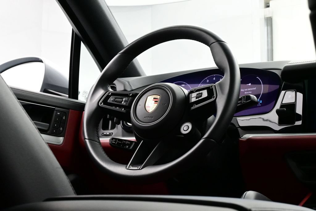 Certified 2025 Porsche Cayenne Coupe AWD/4WD image 21