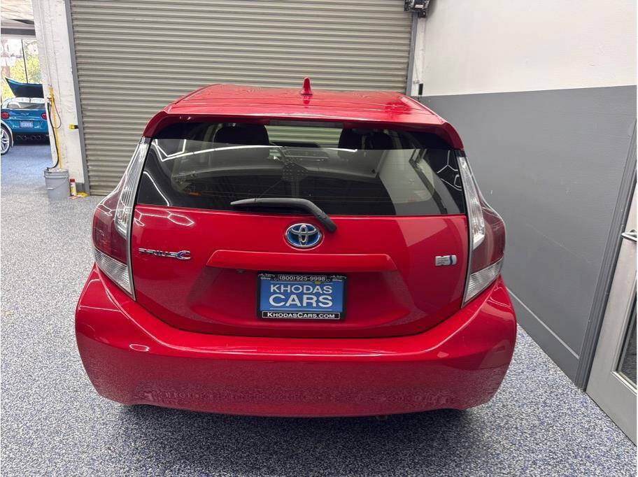 Used 2015 Toyota Prius C Two FWD image 4
