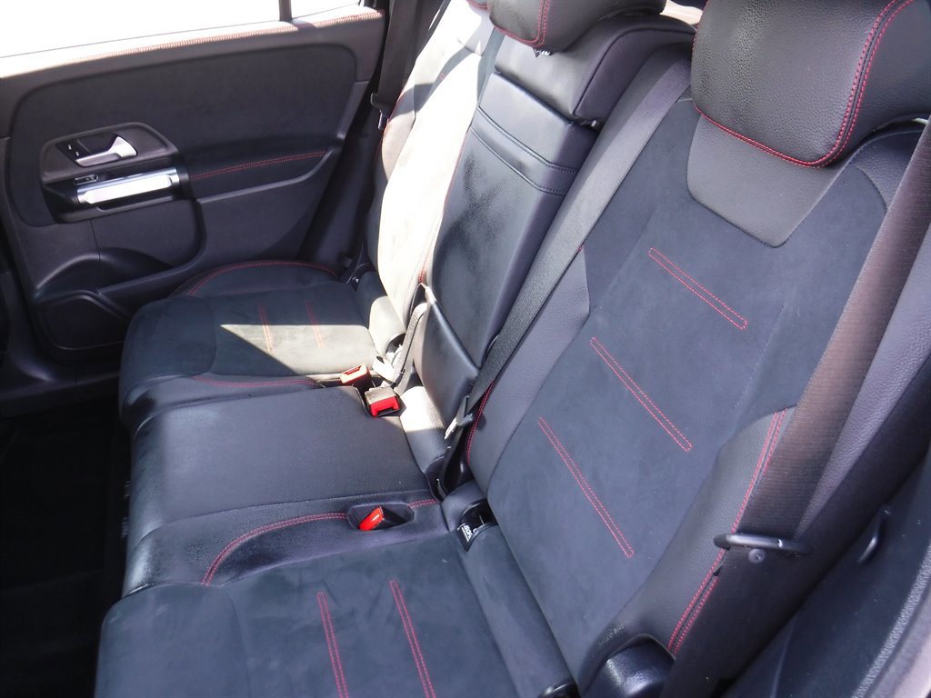 Used 2023 Mercedes-Benz GLB 250 image 12