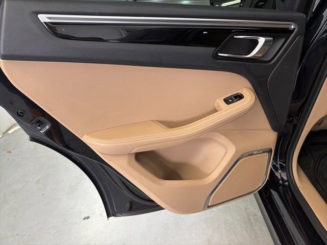 Used 2019 Porsche Macan AWD/4WD image 14