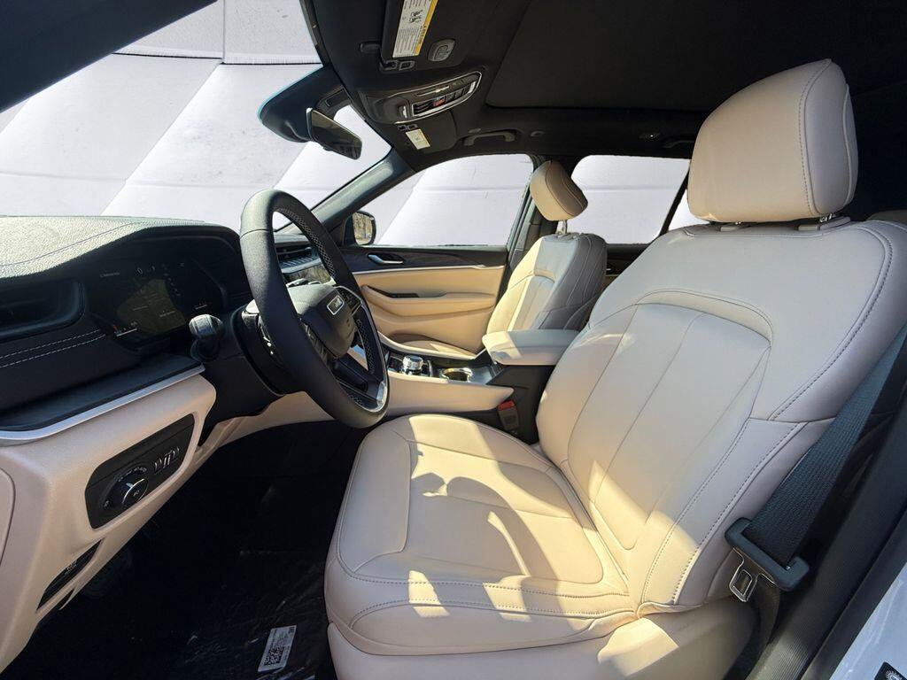 New 2026 Jeep Grand Cherokee Limited AWD/4WD image 7