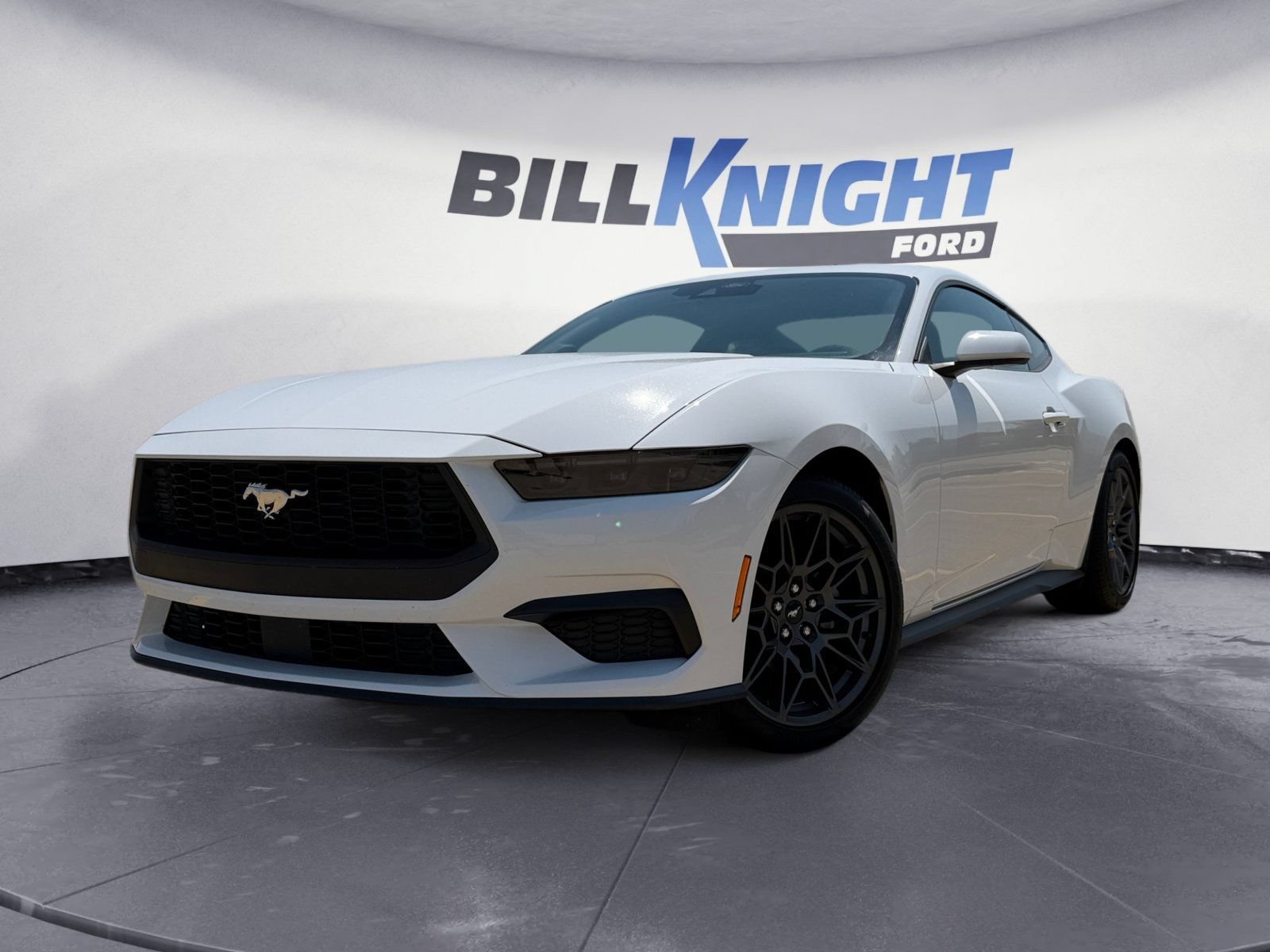 Used 2025 Ford Mustang Coupe RWD image 1