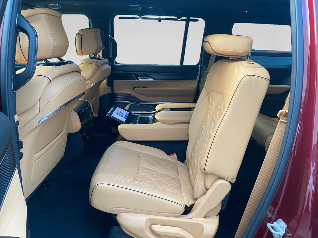 Used 2025 Jeep Grand Wagoneer Series III w/ Quick Order Packagew 28T AWD/4WD image 21