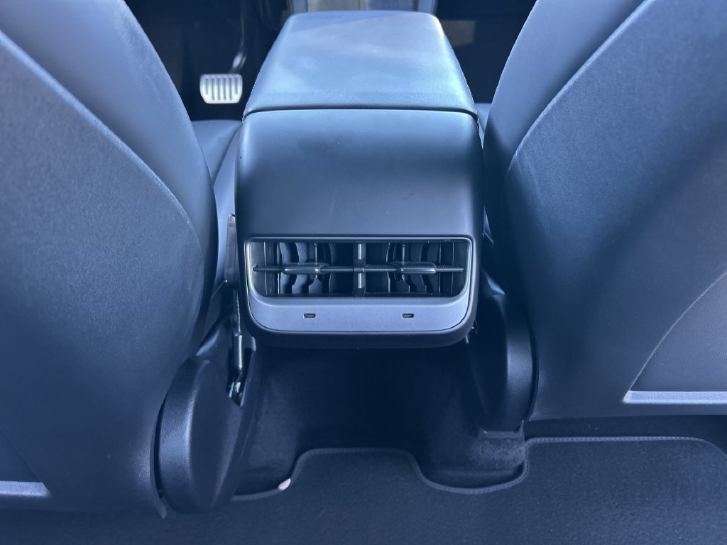 Used 2024 Tesla Model Y Performance AWD/4WD image 20