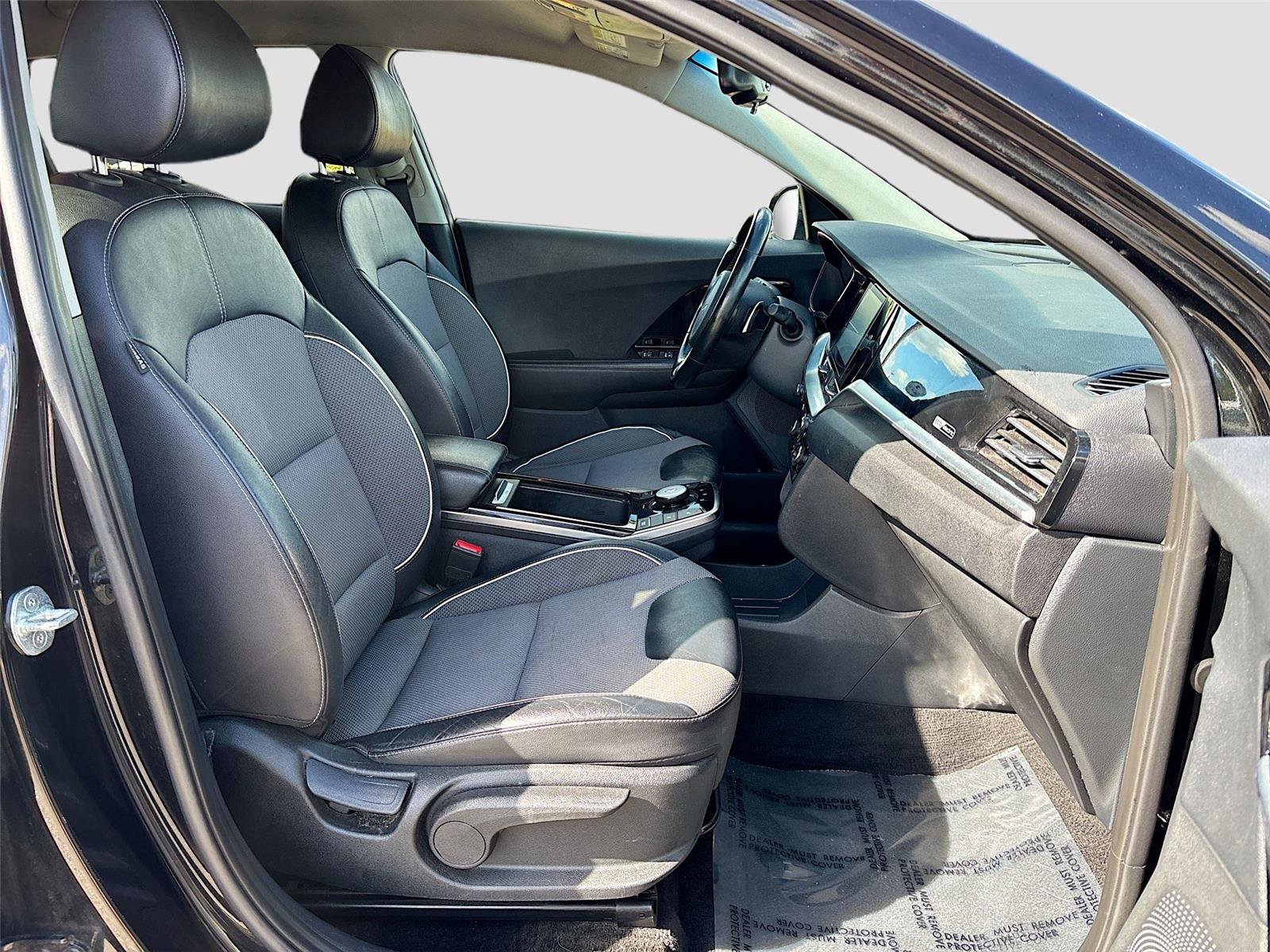 Used 2022 Kia Niro EX w/ Cold Weather Package FWD image 27