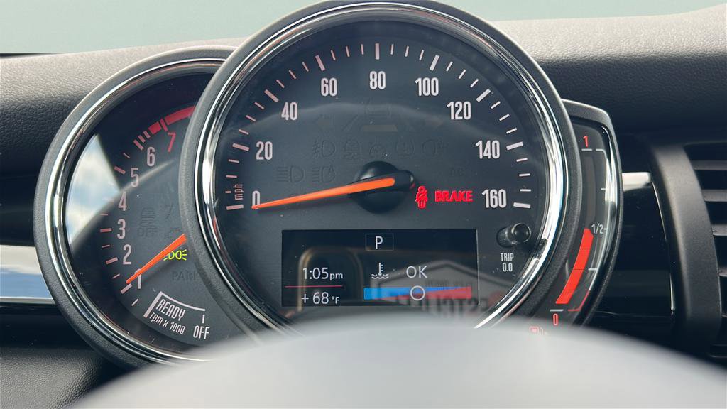 Used 2021 MINI Cooper 2-Door Hardtop image 24