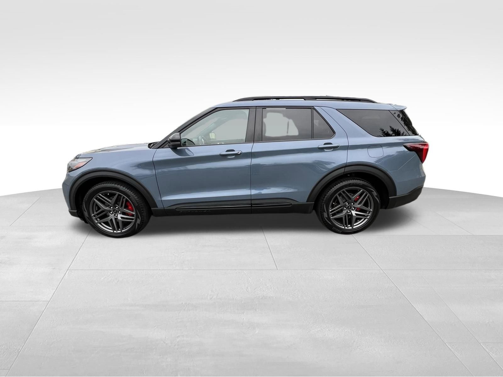 Used 2025 Ford Explorer ST AWD/4WD image 8
