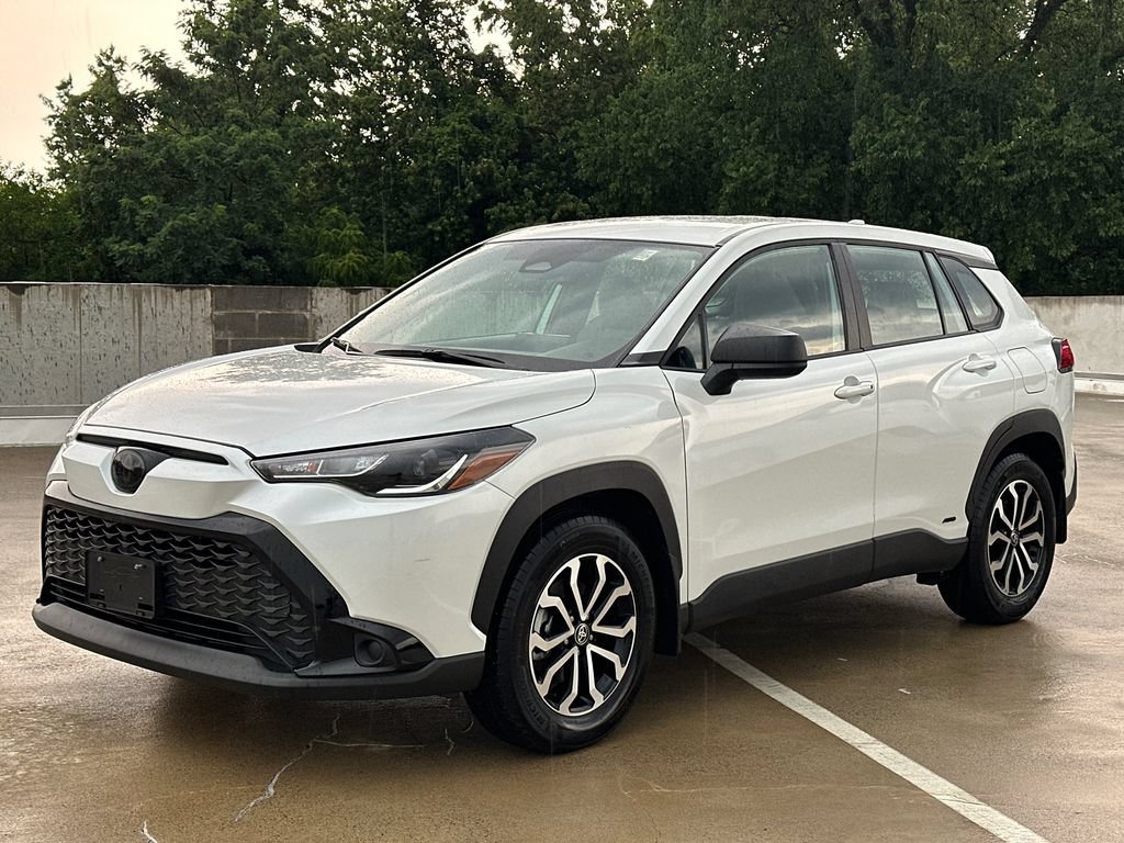 Used 2023 Toyota Corolla Cross AWD Hybrid image 2