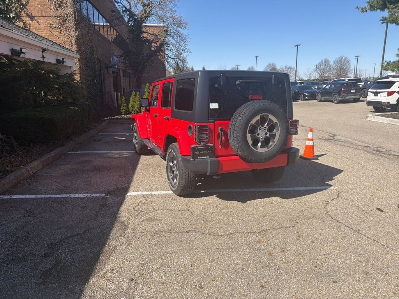 Used 2017 Jeep Wrangler Unlimited Sahara w/ Connectivity Group image 6