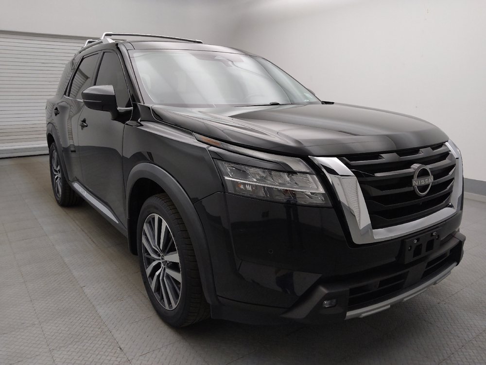 Used 2022 Nissan Pathfinder Platinum w/ Cargo Package FWD image 13