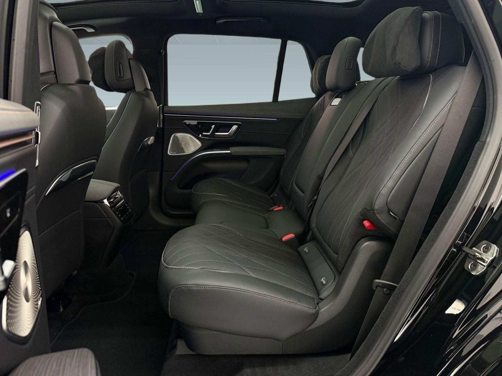 New 2026 Mercedes-Benz EQS 550 4MATIC SUV image 12
