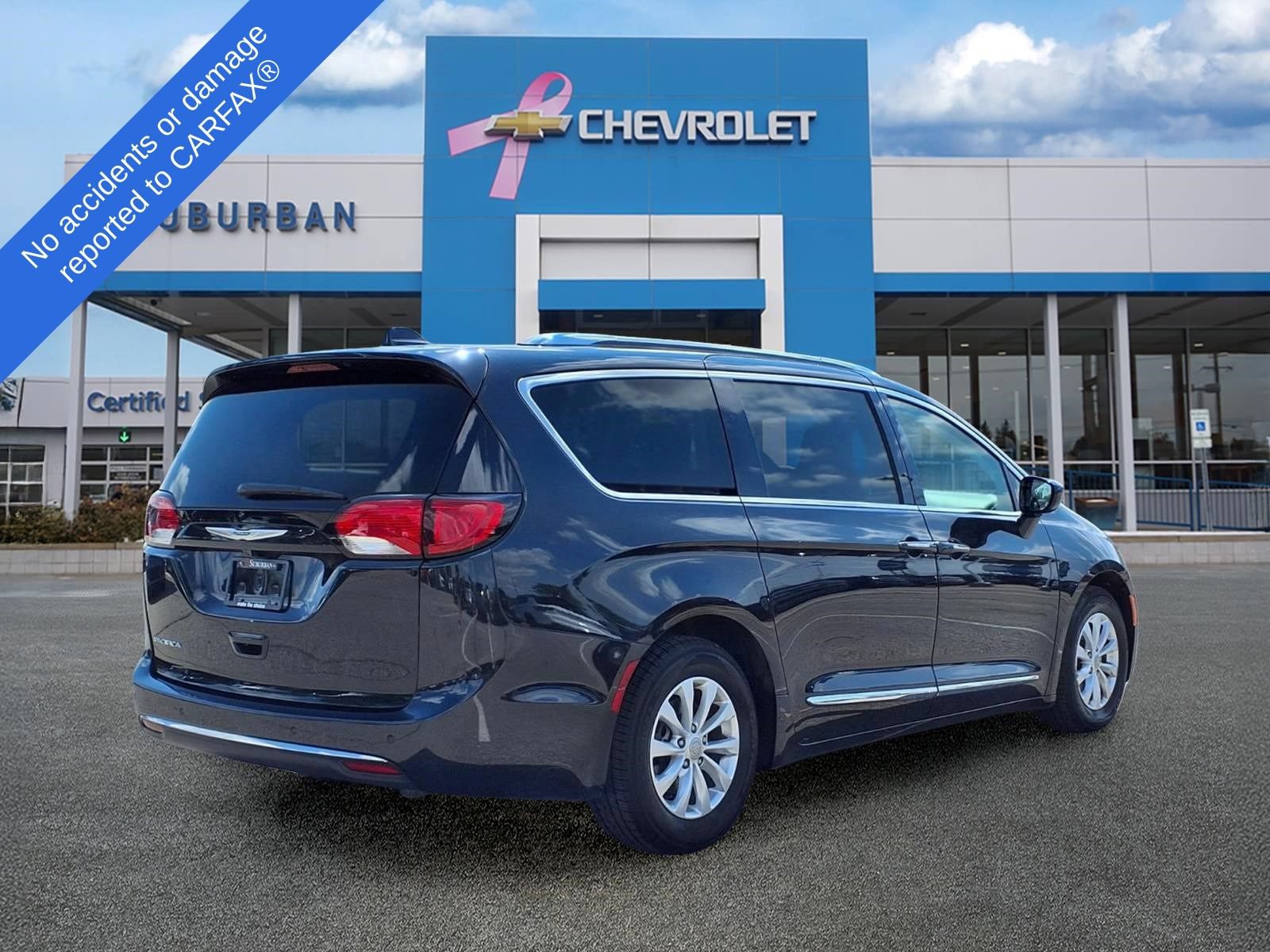 Used 2018 Chrysler Pacifica Touring-L FWD image 5