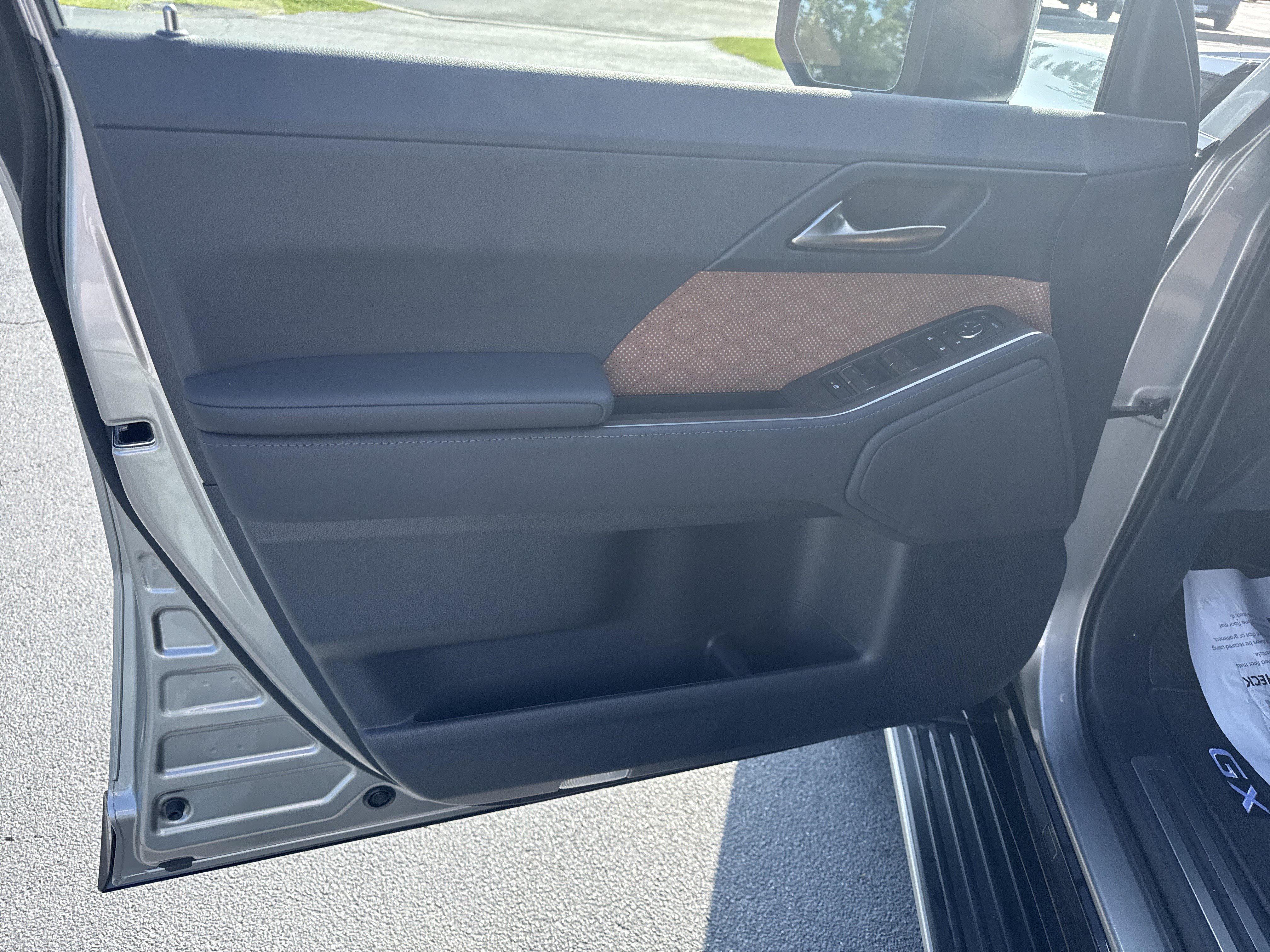 Used 2026 Lexus GX 550 w/ Cold Area Package AWD/4WD image 23