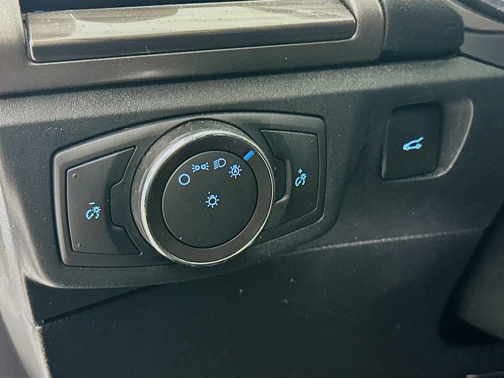 Used 2020 Ford Fusion SEL FWD image 15