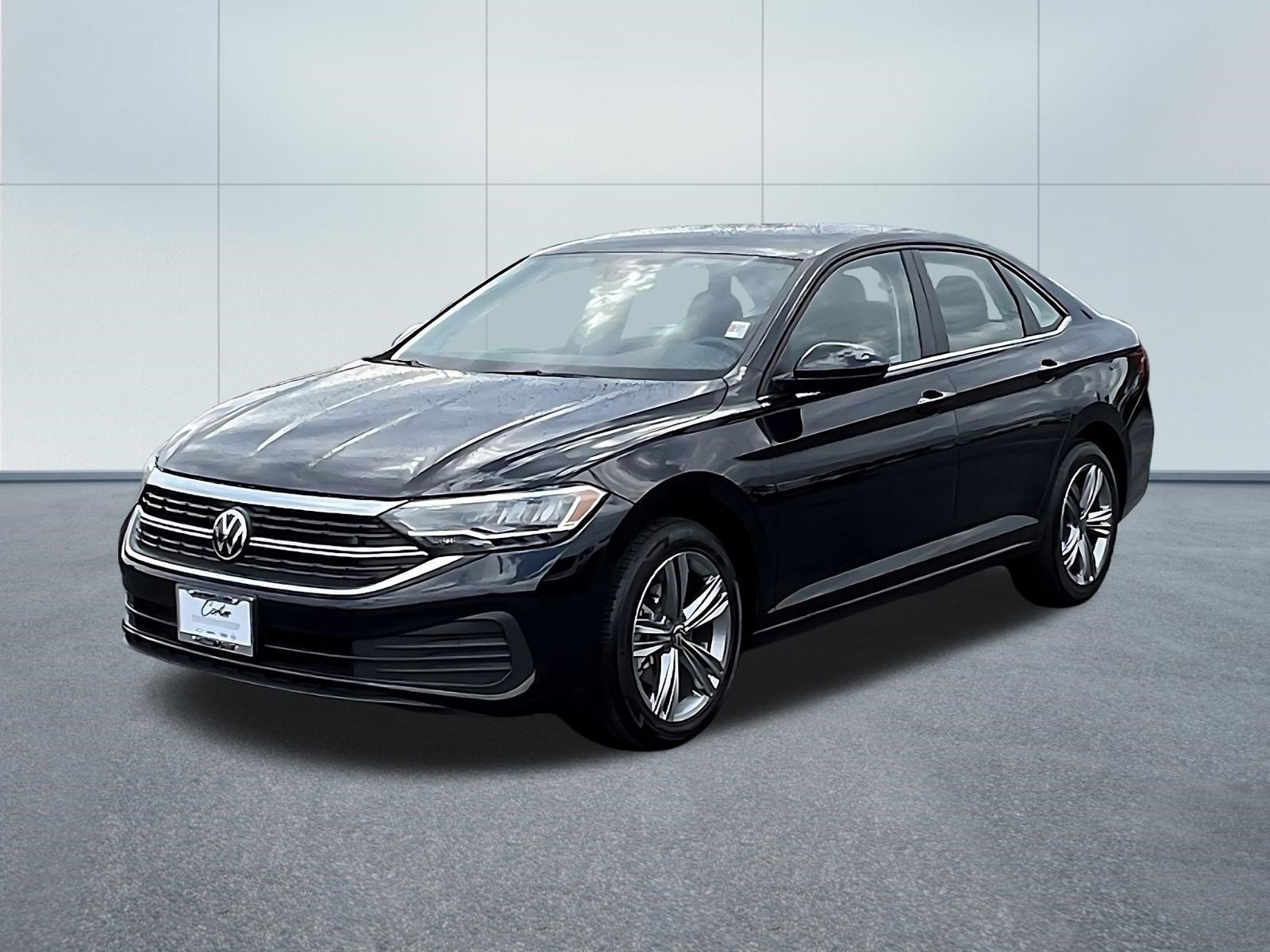 Used 2024 Volkswagen Jetta SE FWD image 3