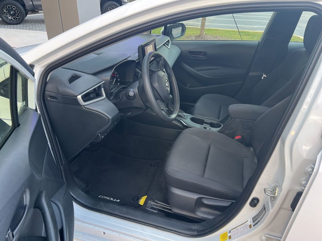 Used 2023 Toyota Corolla LE FWD image 6