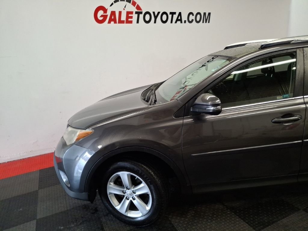 Used 2013 Toyota RAV4 XLE image 5