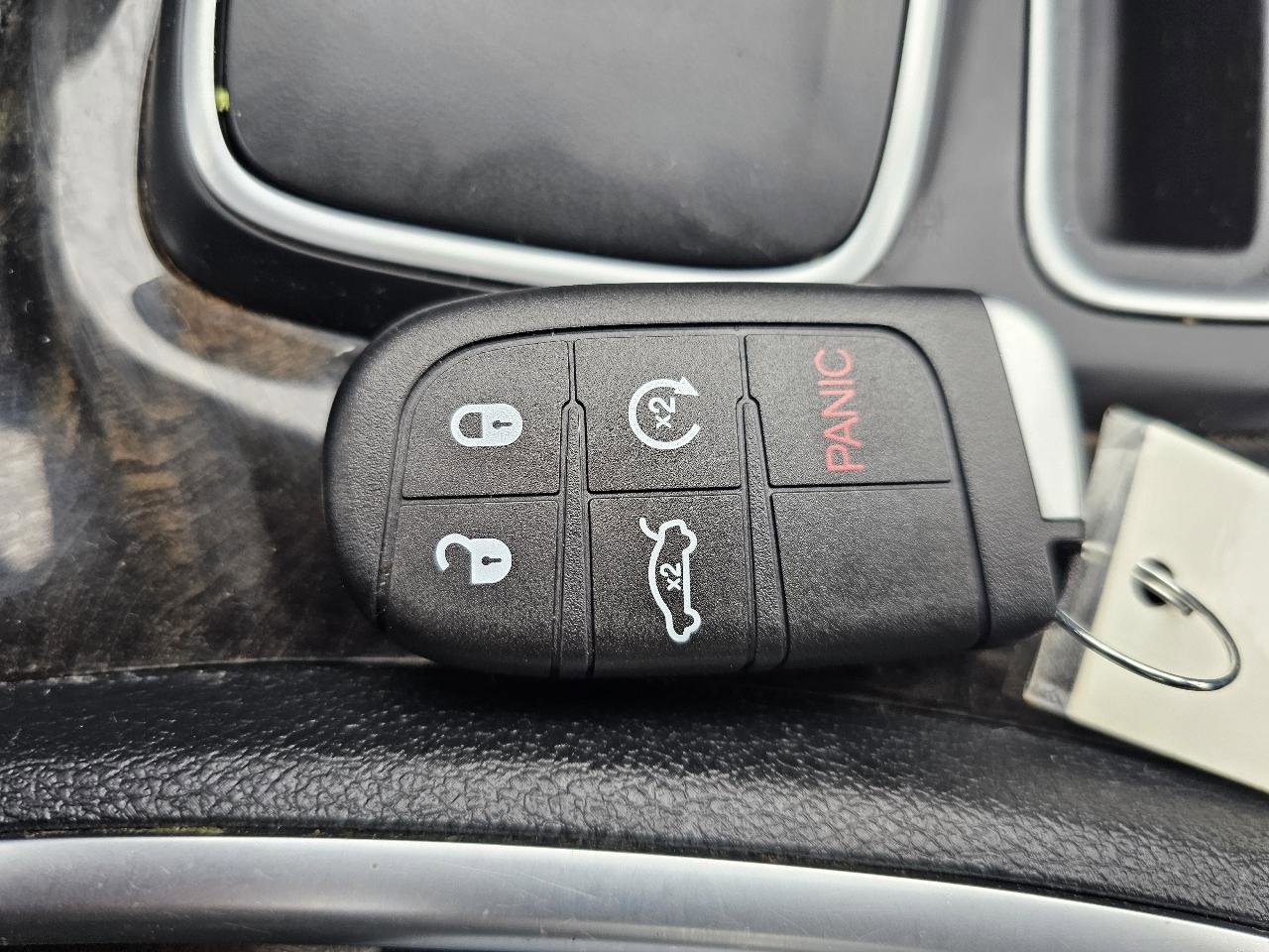 Used 2017 Chrysler 300 C AWD/4WD image 21