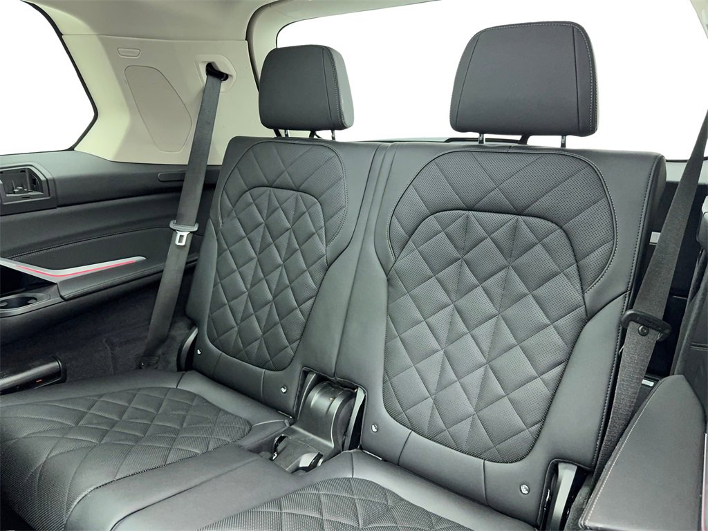 Used 2024 BMW X7 xDrive40i image 48