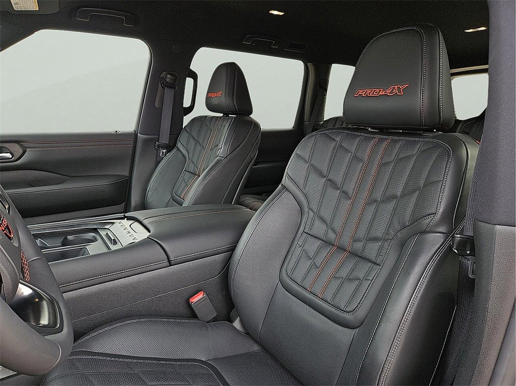 Used 2025 Nissan Armada PRO-4X image 13