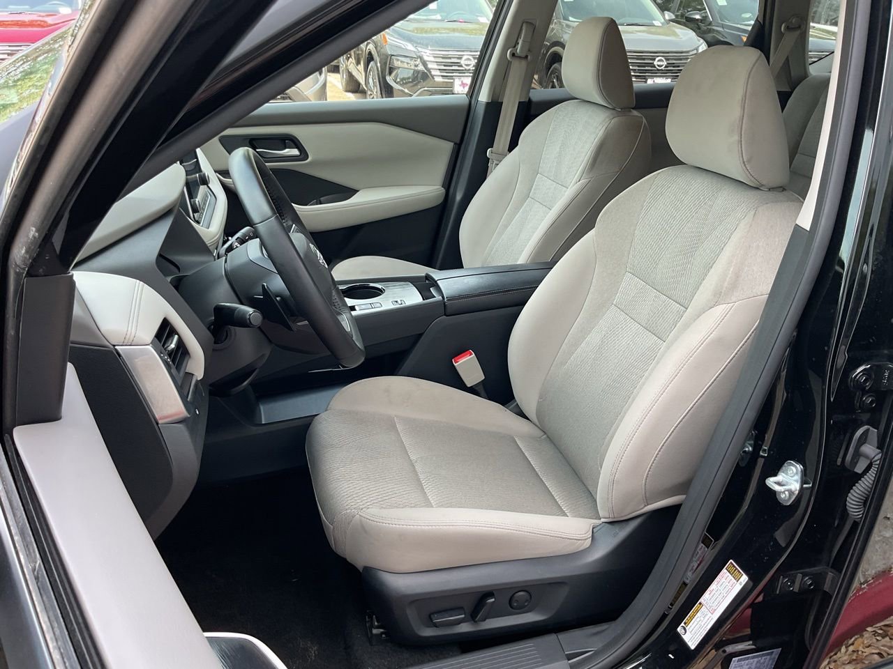 Used 2025 Nissan Rogue SV FWD image 14