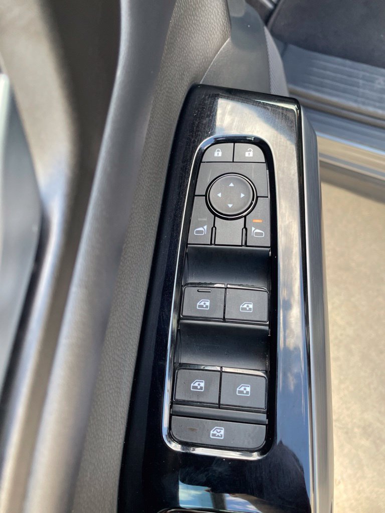 Used 2026 Nissan Pathfinder SL FWD image 15