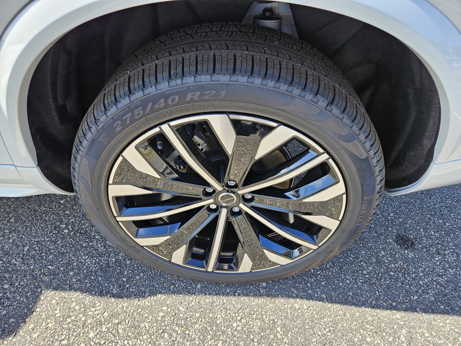 New 2026 Volvo XC90 B6 Plus w/ Protection Package Premier AWD/4WD image 11
