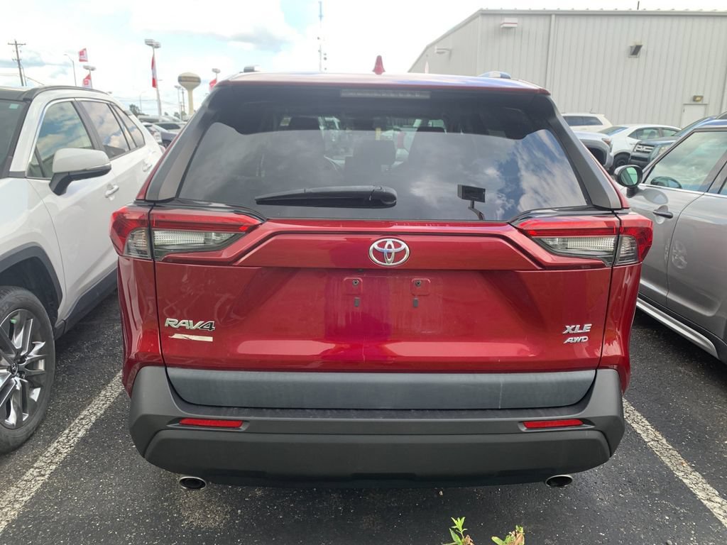 Used 2019 Toyota RAV4 XLE w/ Convenience Package AWD/4WD image 3