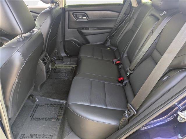 Used 2025 Nissan Rogue SV w/ SV Premium Package image 18