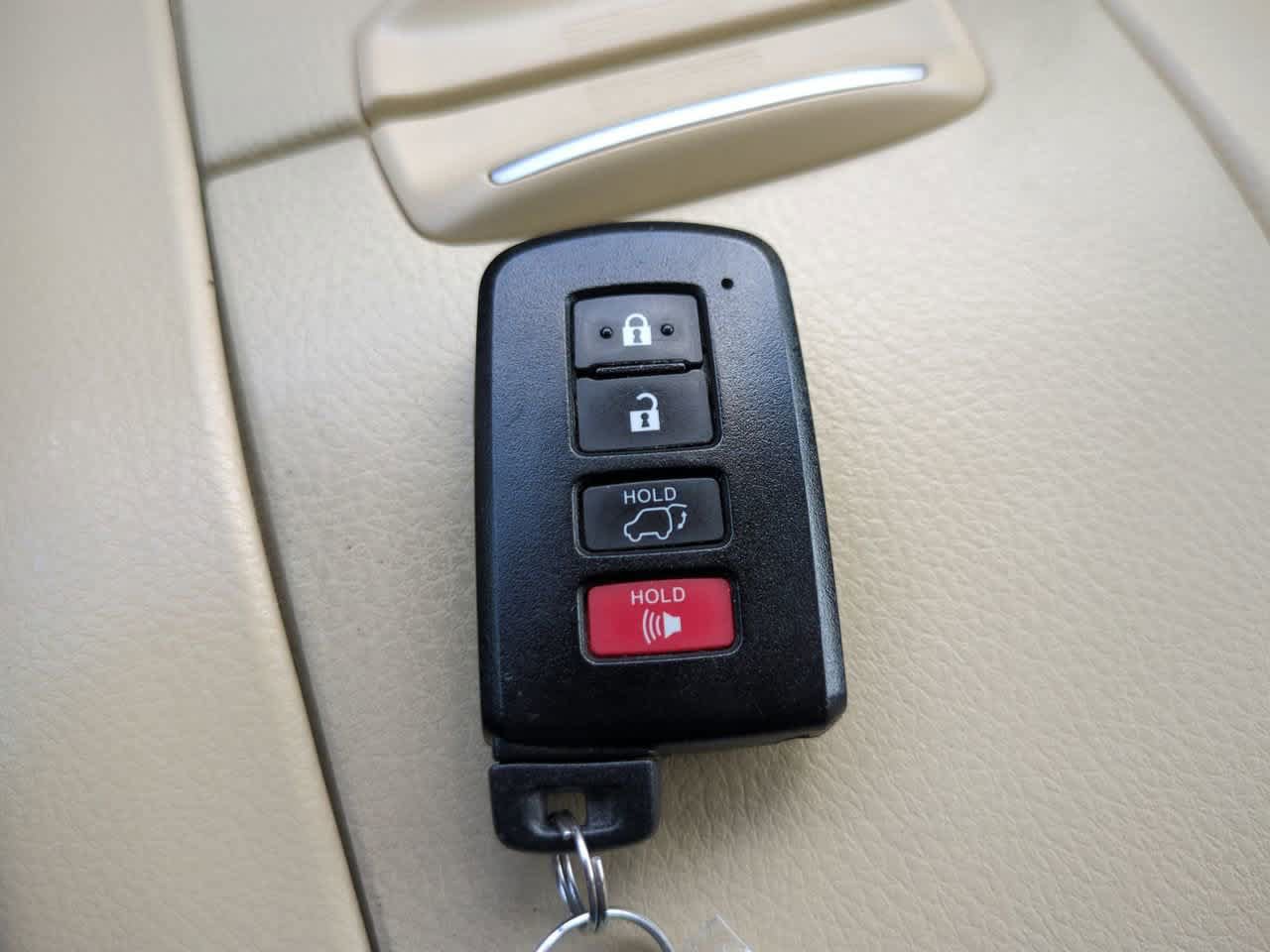 Certified 2016 Toyota Highlander XLE FWD image 30