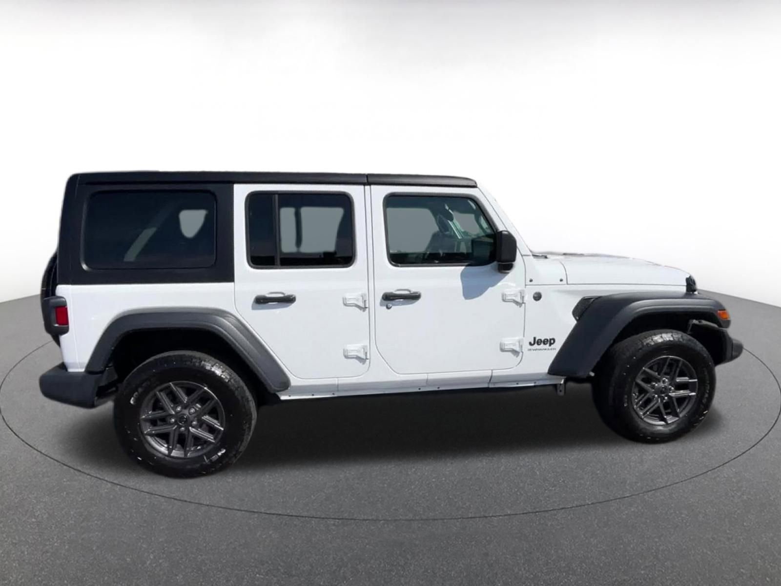 Used 2025 Jeep Wrangler Sport S image 16