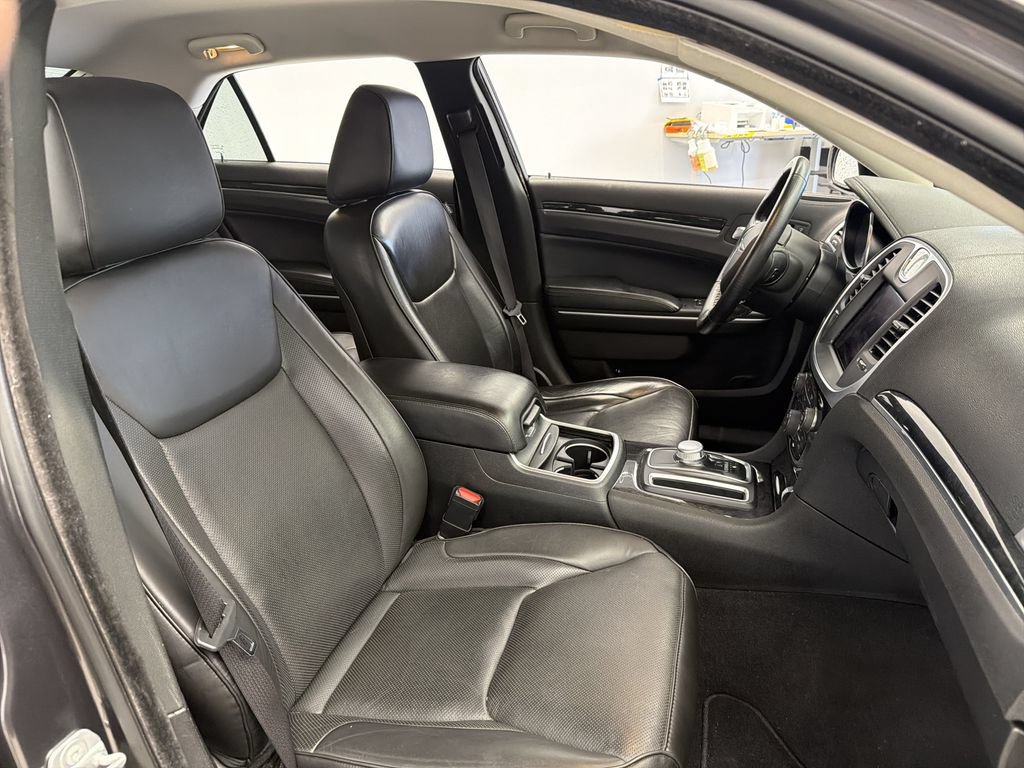 Used 2021 Chrysler 300 Touring L AWD/4WD image 11