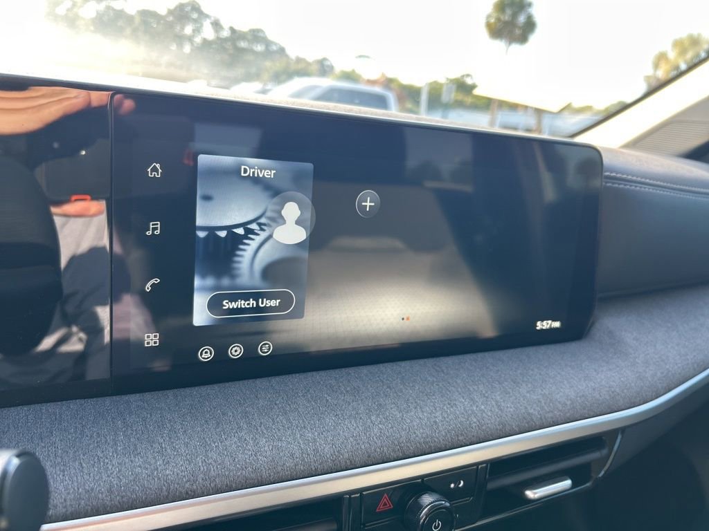 New 2026 Nissan Kicks SV w/ Charging Package FWD image 30