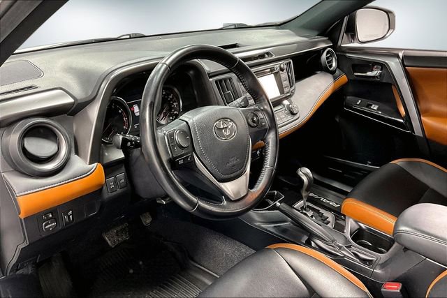 Used 2016 Toyota RAV4 SE image 17