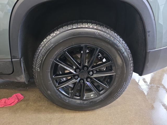 Used 2023 Chevrolet Traverse LT image 35