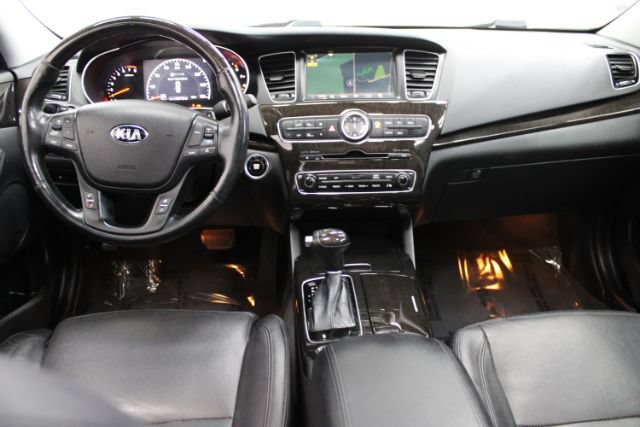 Used 2014 Kia Cadenza Premium w/ Luxury Package FWD image 2