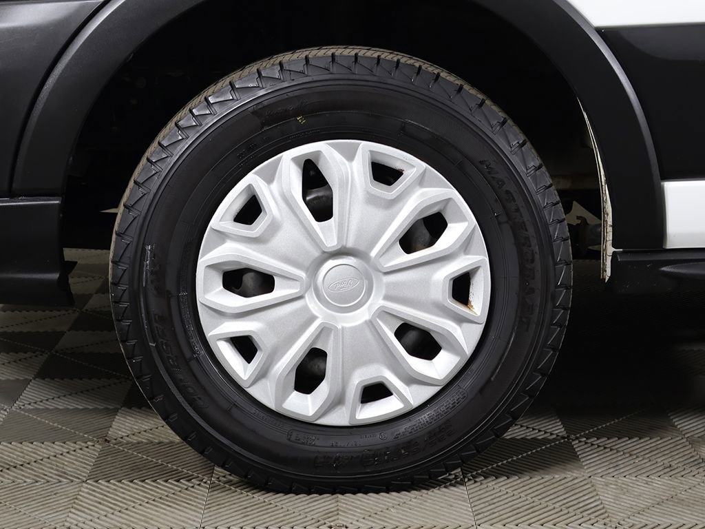 Used 2019 Ford Transit 250 148 Medium Roof RWD image 17