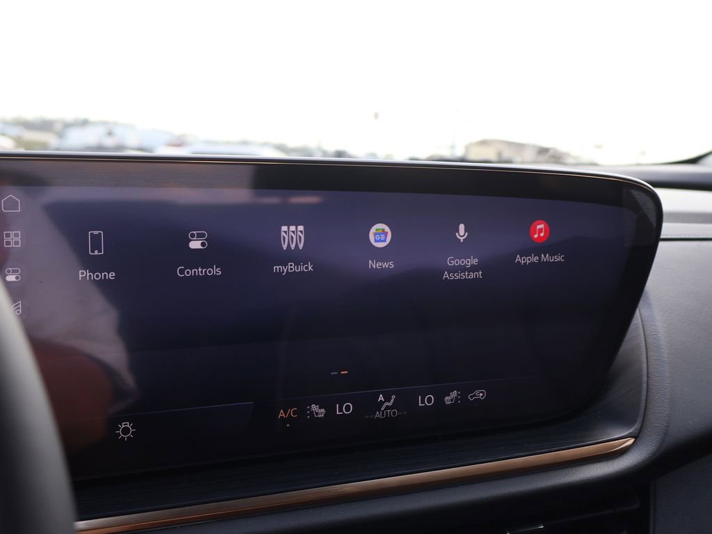 Used 2025 Buick Envision Avenir image 36